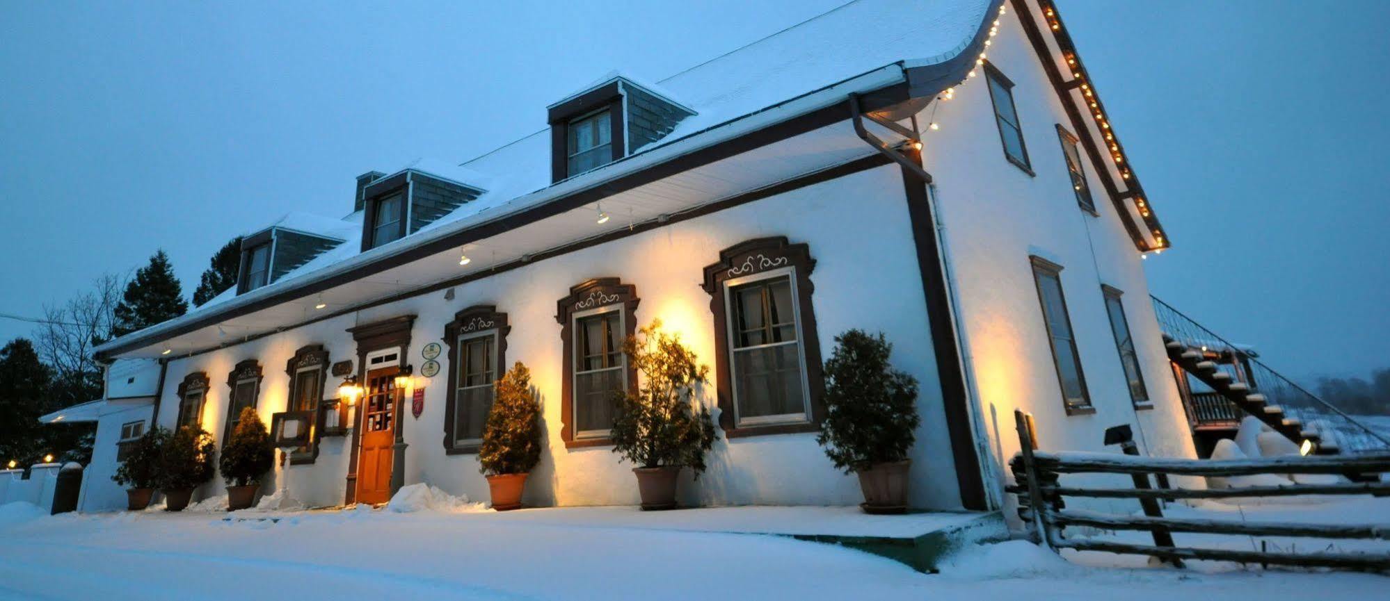 Auberge Baker Chateau Richer Eksteriør bilde